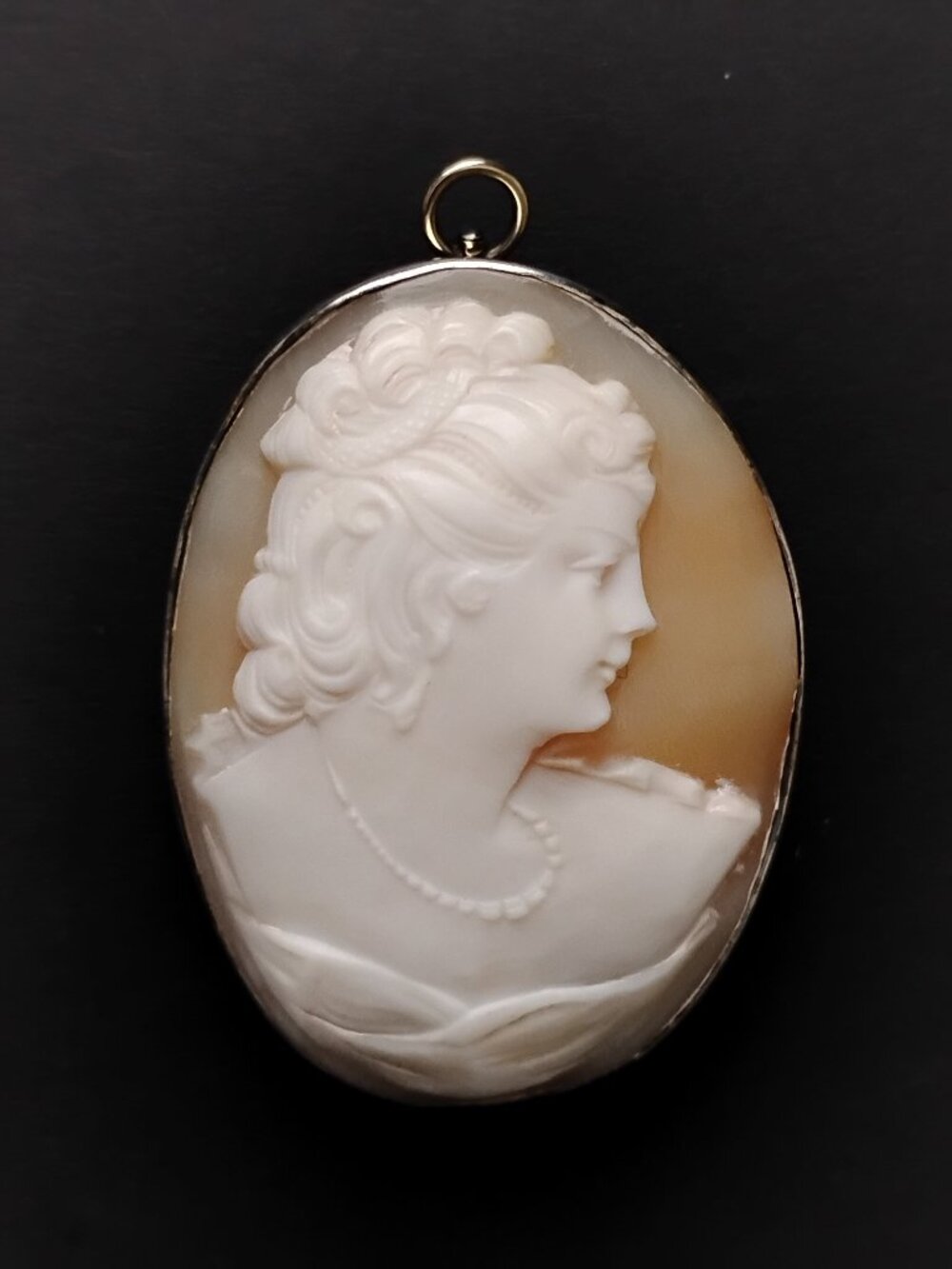 Vintage Hand Carved Carnelian Shell Cameo Pendant Brooch